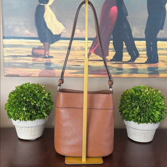 KATE SPADE ♠️ New York 🤎Leila🤎LEATHER CONVERTIBLE SMALL BUCKET BAG 🌟EUC🌟 - Picture 11 of 17